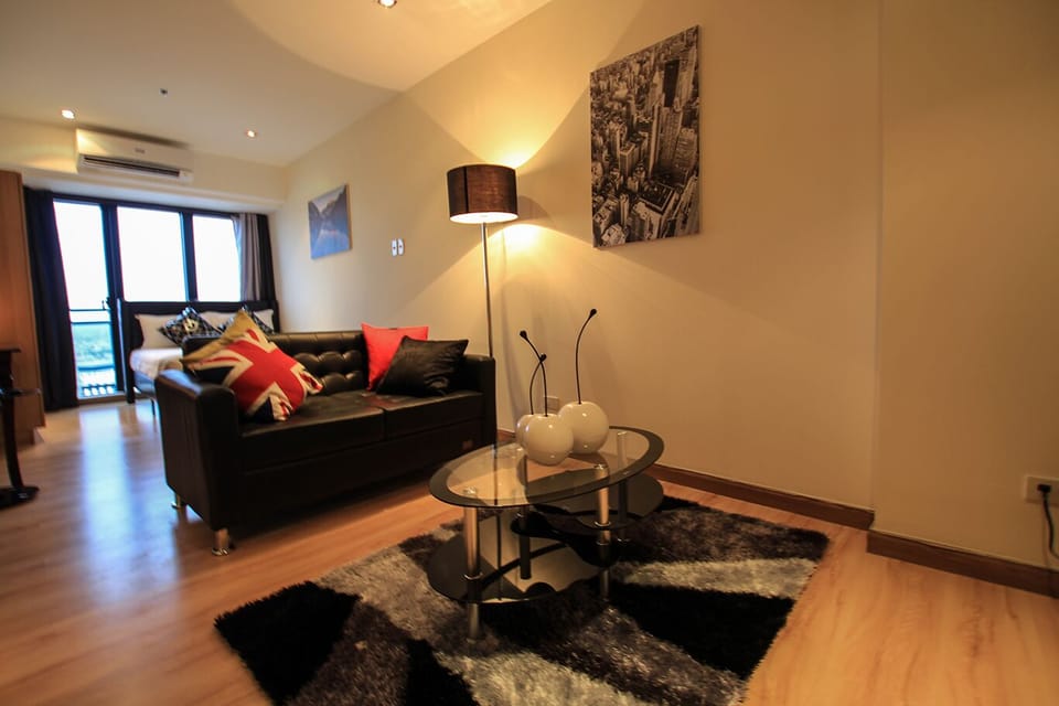 Stylish Studio Unit @ Knightsbridge 3714