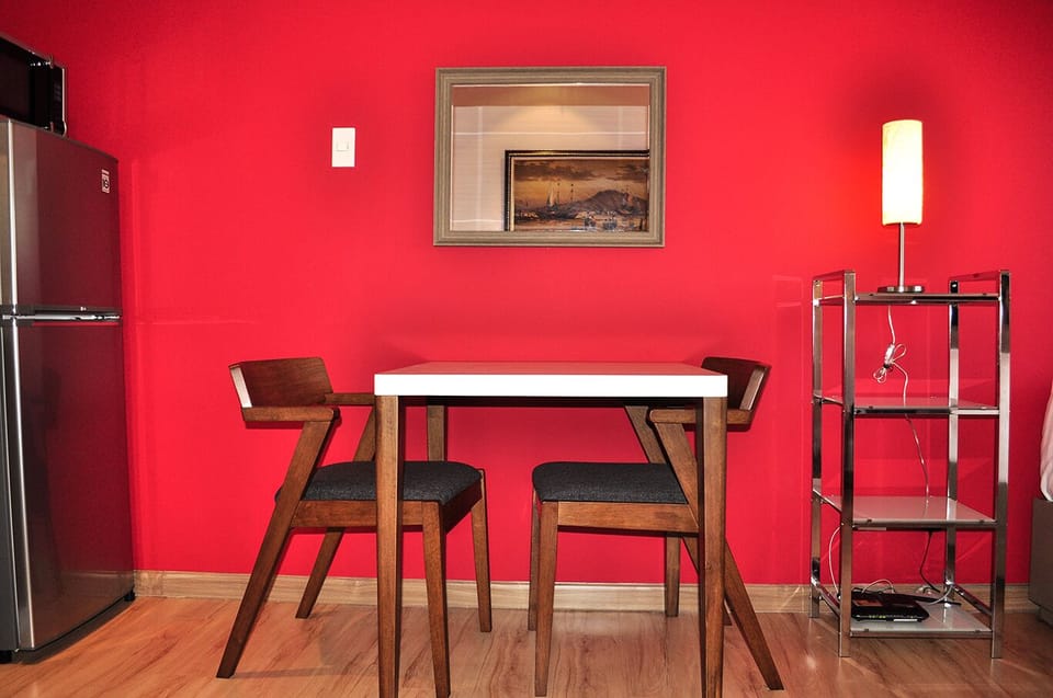 Romantic Studio Unit @Knightsbridge 1414