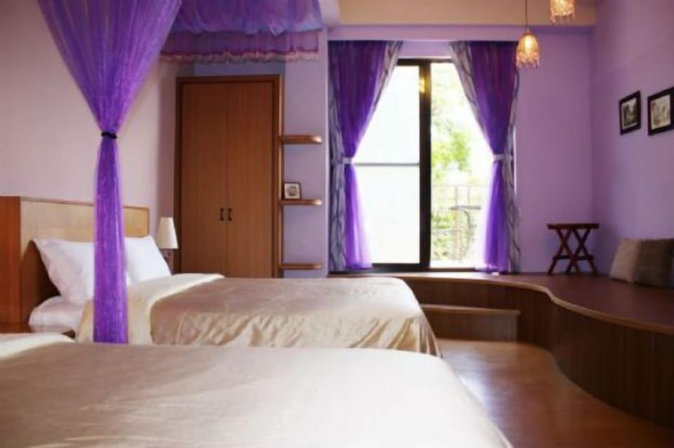 -4,Chingjing 4pax Violet