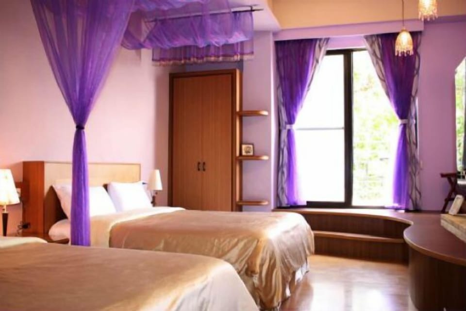 -4,Chingjing 4pax Violet