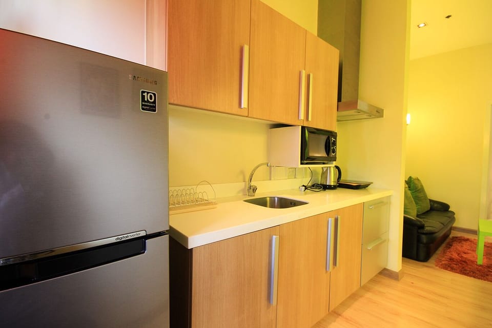 Luxury Studio Unit @ Knightsbridge 3217
