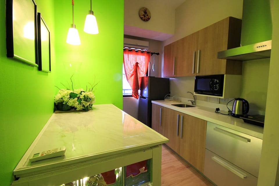 Luxury Studio Unit @ Knightsbridge 3217