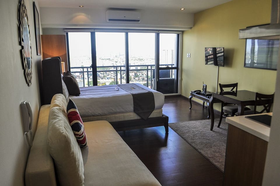 Studio - High Floor @ Knightsbridge 2317