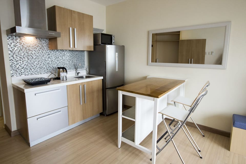 "Modern"Studio Unit @ Knightsbridge 1421