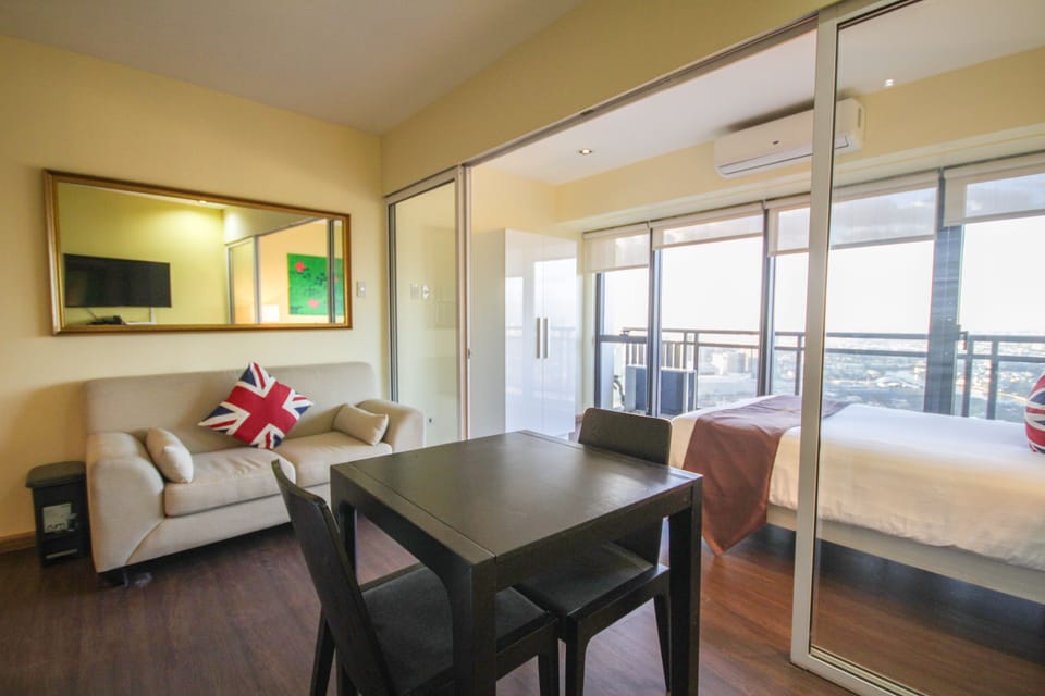 1-BR Unit @ Knightsbridge 4814