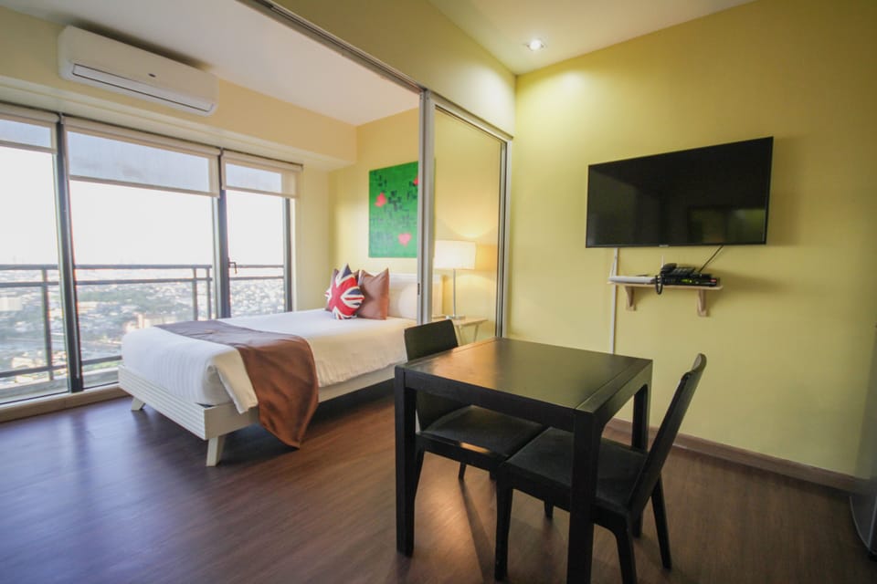 1-BR Unit @ Knightsbridge 4814