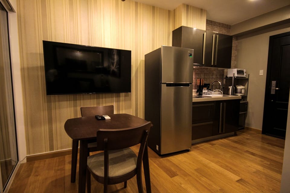 1-BR Superior in Central Makati 