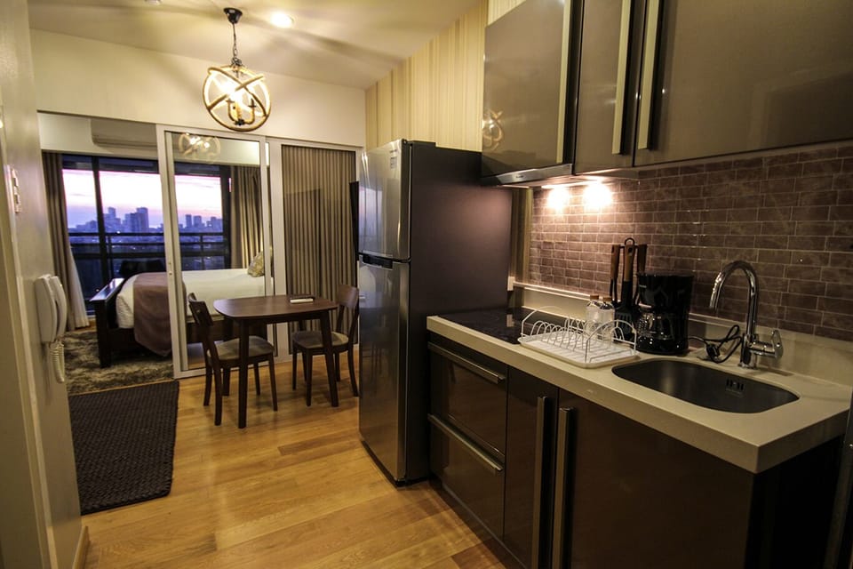 1-BR Superior in Central Makati 