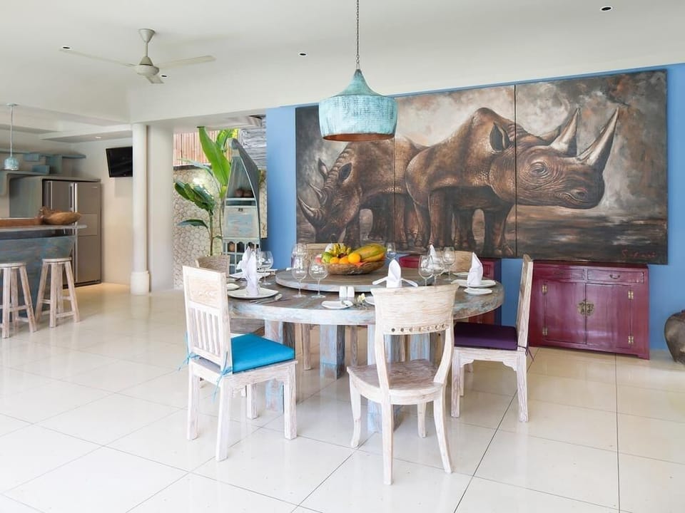 SKL Modern 3BR Villa Downtown Seminyak