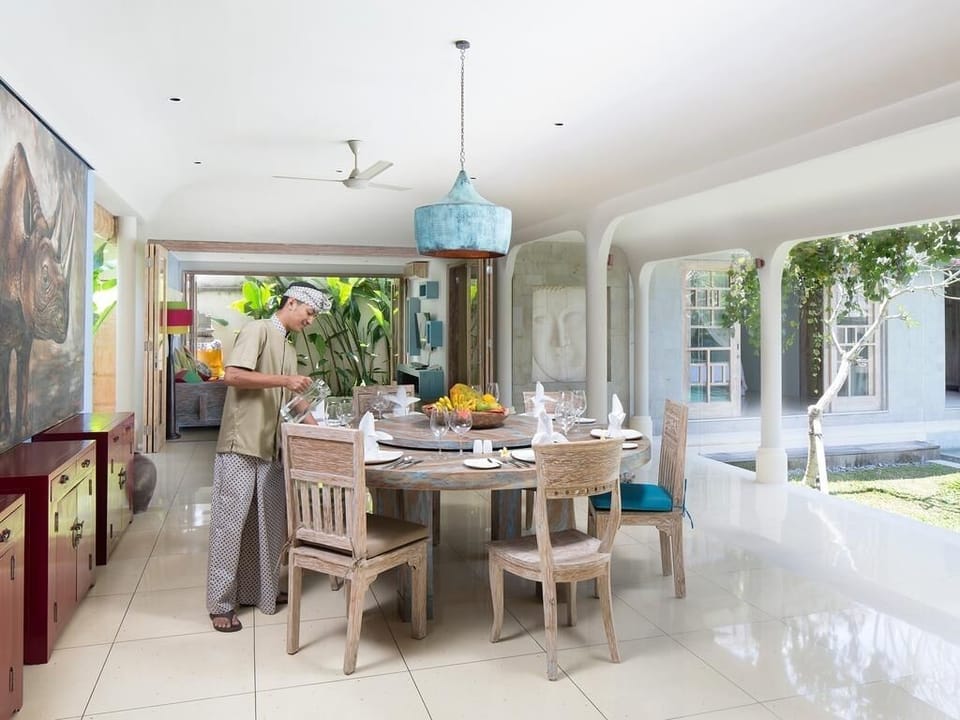 SKL Modern 3BR Villa Downtown Seminyak