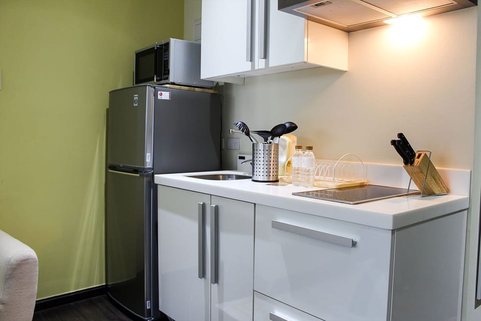 Studio unit @ Knightsbridge 5808