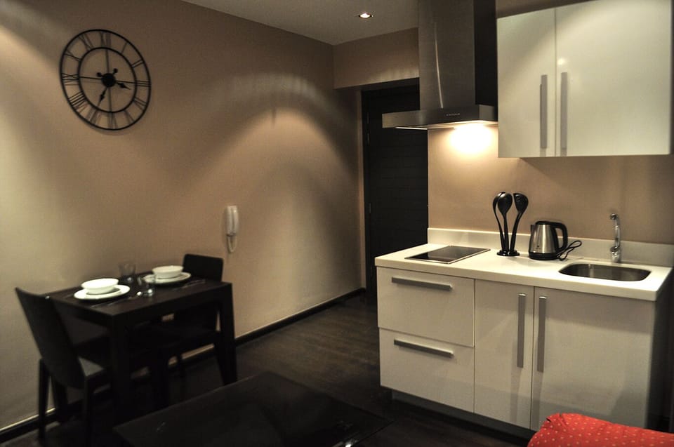 Studio Unit @Knightsbridge 2805