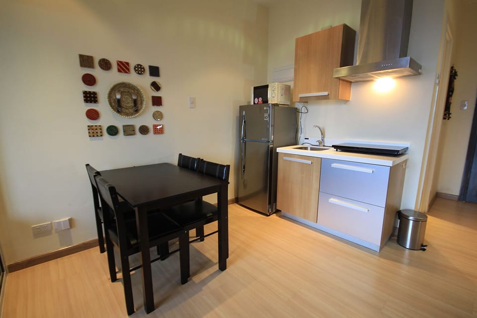 1-Bedroom Unit @ Knightsbridge 3416
