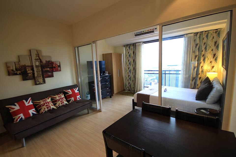1-Bedroom Unit @ Knightsbridge 3416