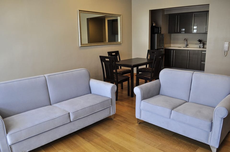 Stunning 1-BR Deluxe Unit @ Milano 2701