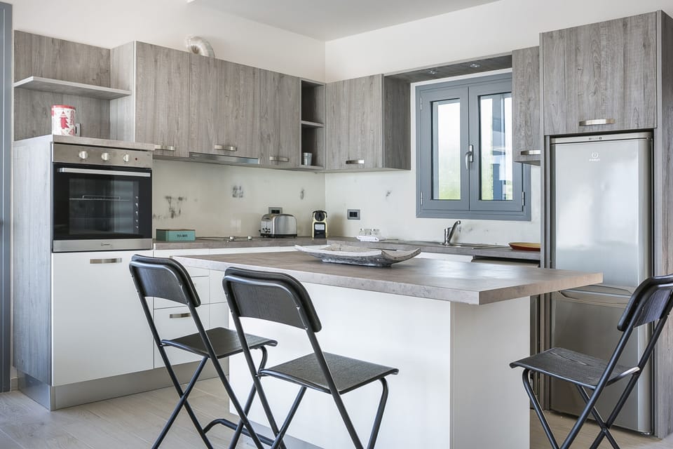 KITCHEN AREA VILLA ROMEO