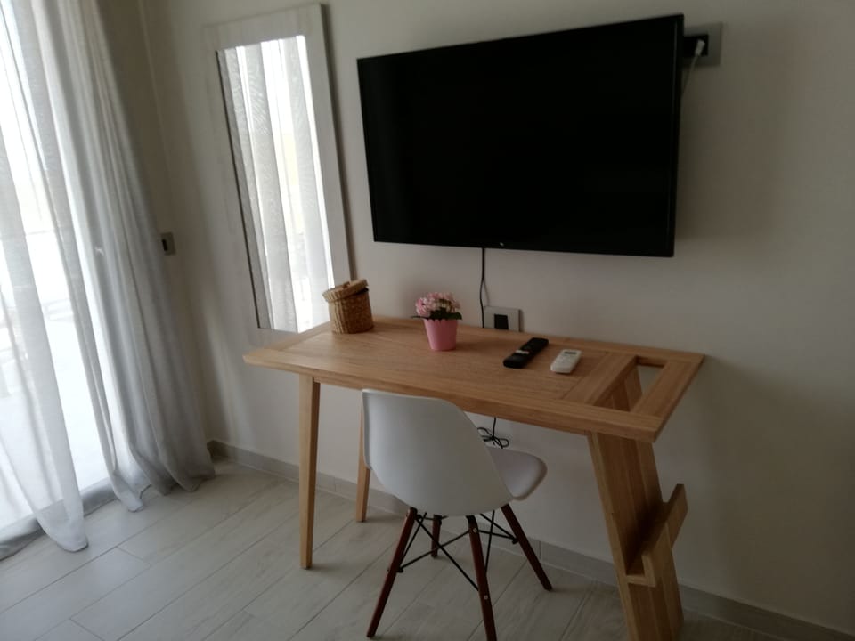 BEDROOM DETAIL