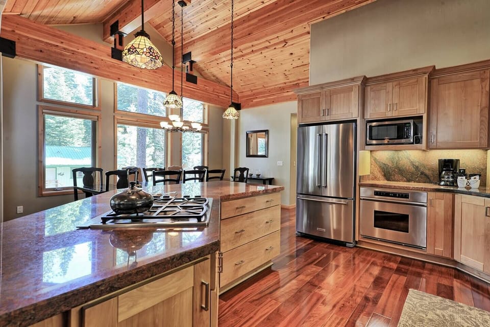 With luxurious finishing touches and beautiful lighting, it'll be a joy to create delicious meals.