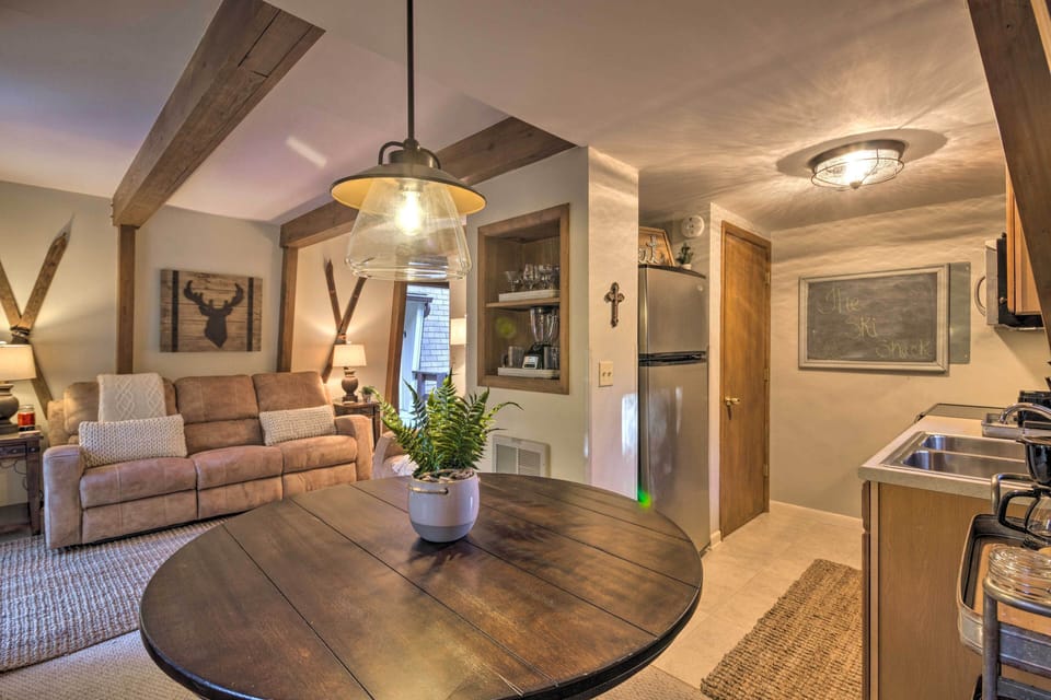 Dining Area | Dishware & Flatware