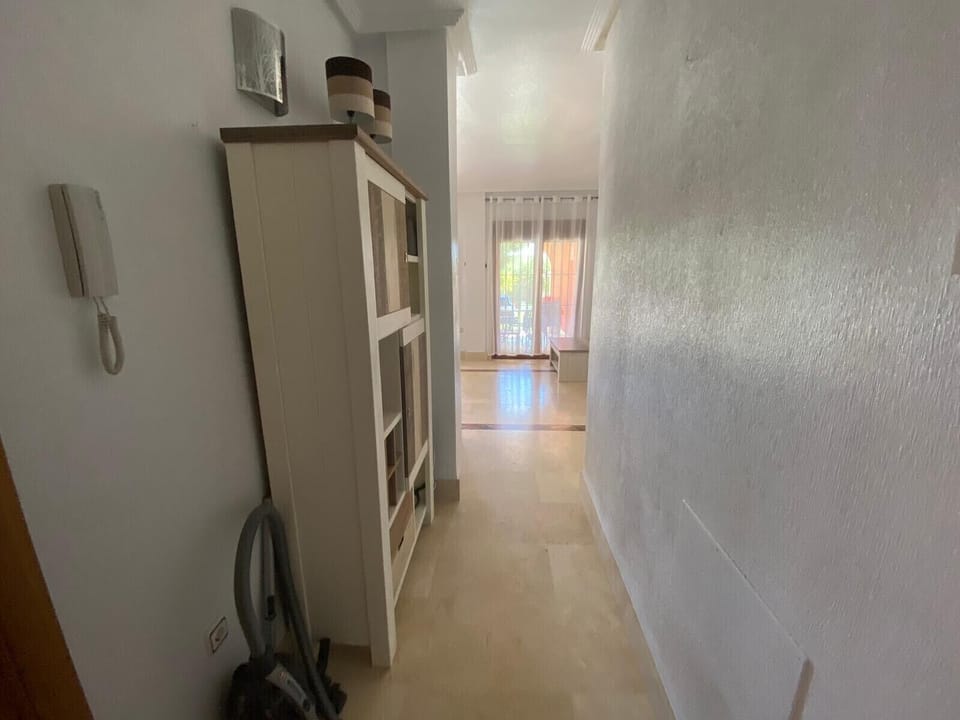 Hallway/Entrance