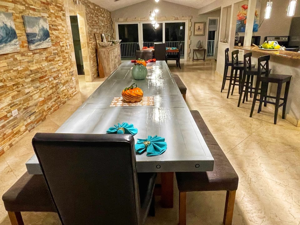 Farmer's Table for Everyone to Gather for Great Gourmet Meals! 