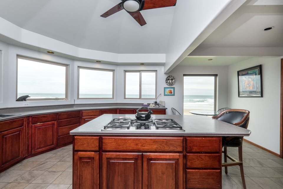 ocean views complete with breakfast nook