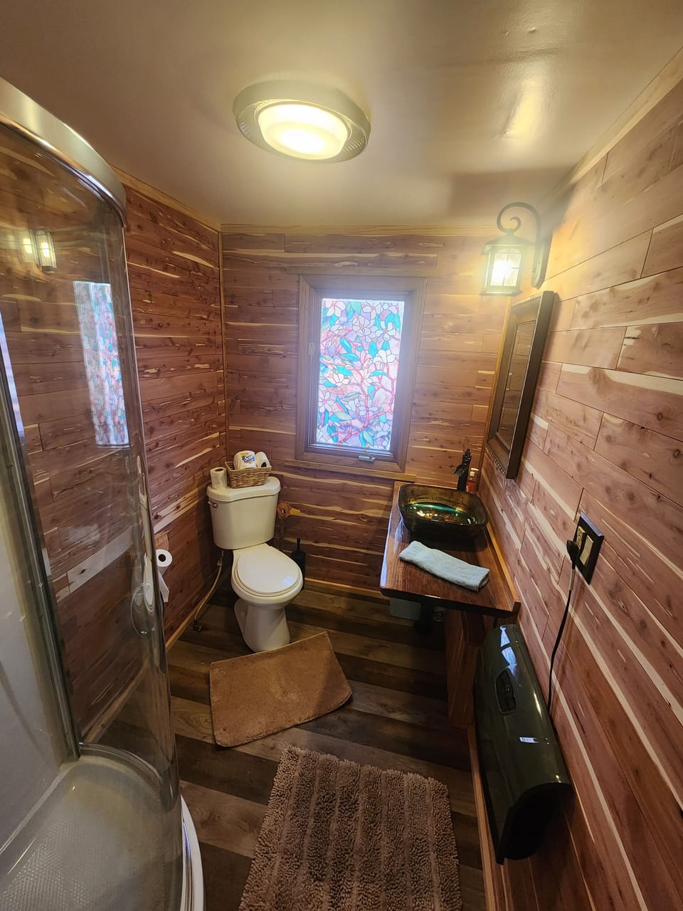 two full batrooms