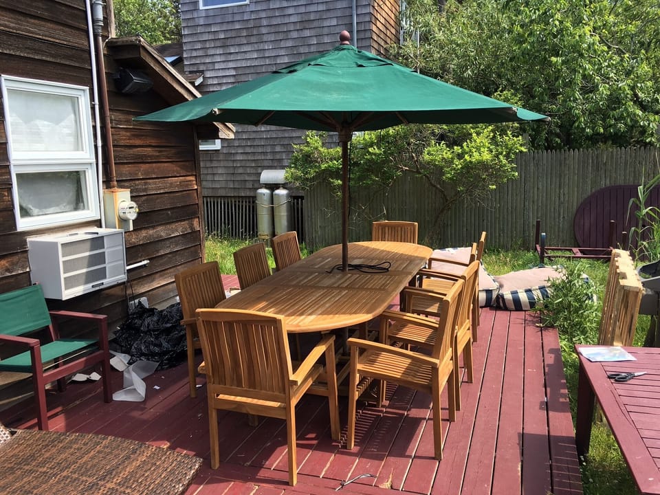 Outdoor dining