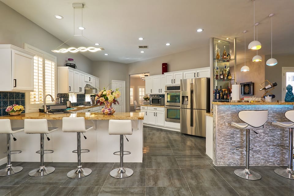 Kitchenware, utensils, double Oven, refrigerator