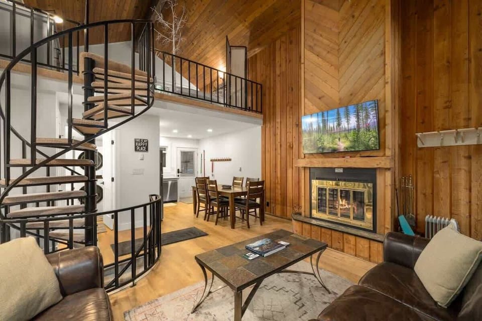 Living room to kitchen