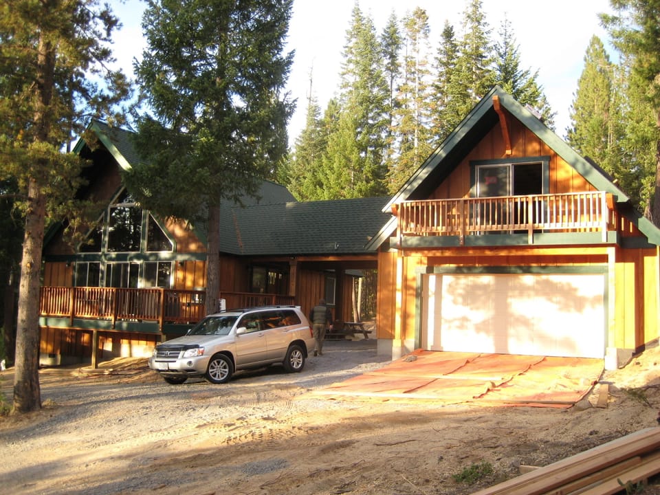 Ample parking is available. Inquire about using the bonus room above garage.