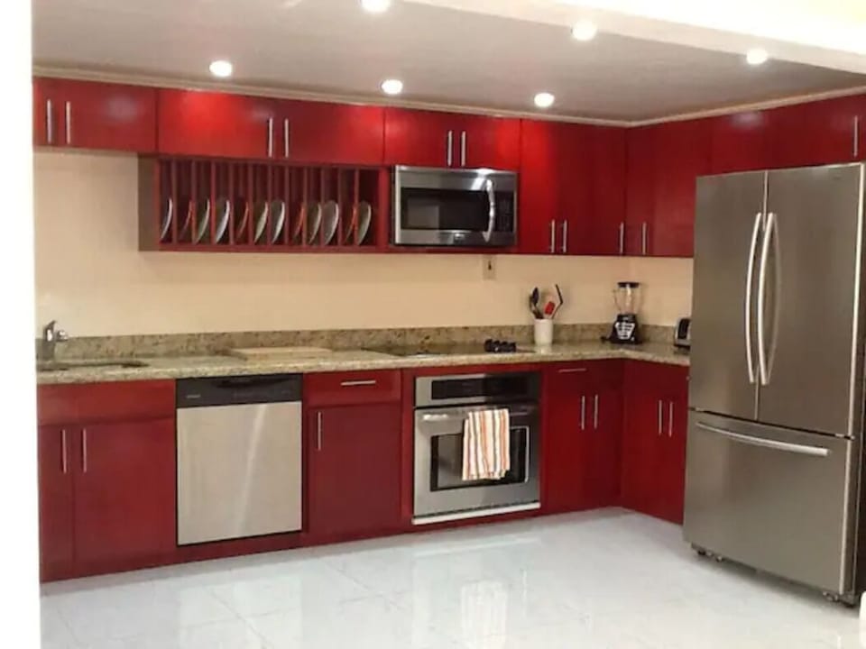 Fully loaded kitchen! Everything you could want to cook a delicious meal. 