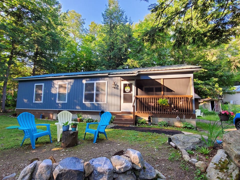 3 bedroom 1 bath 1 level living.