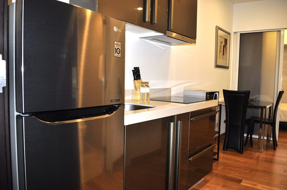 1BR Superior + WiFi + Pool @Milano 2402B