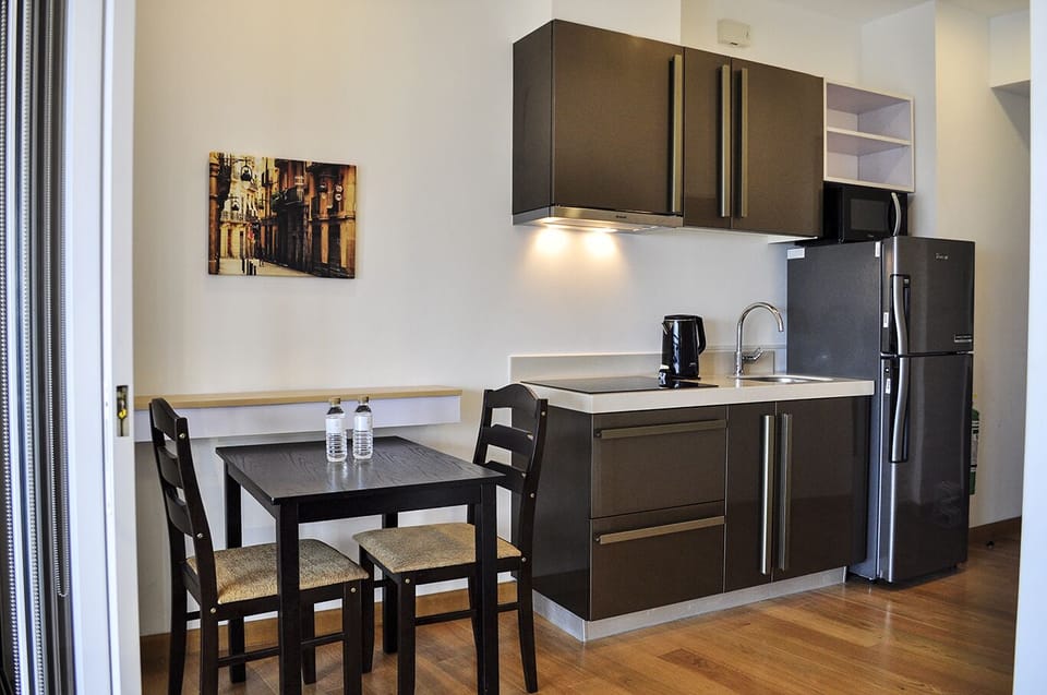 1-BR Superior WiFi & Gym @ Milano 2707B