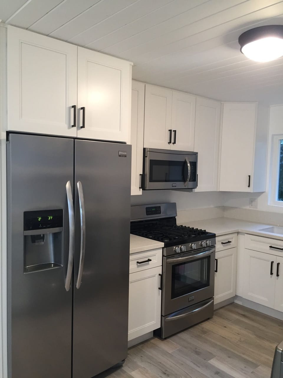Full size kitchen 