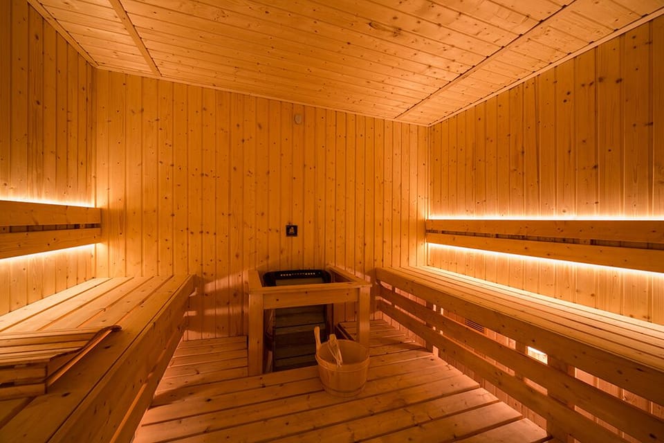 Very Cozy 1-BR Deluxe Unit @ Milano 2002