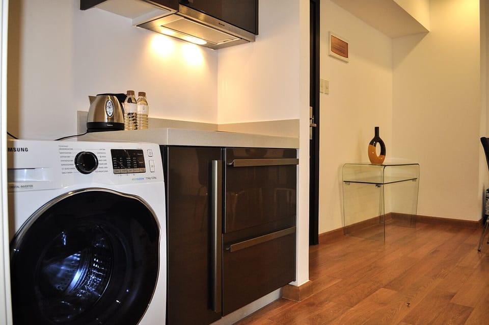 Very Cozy 1-BR Deluxe Unit @ Milano 2002