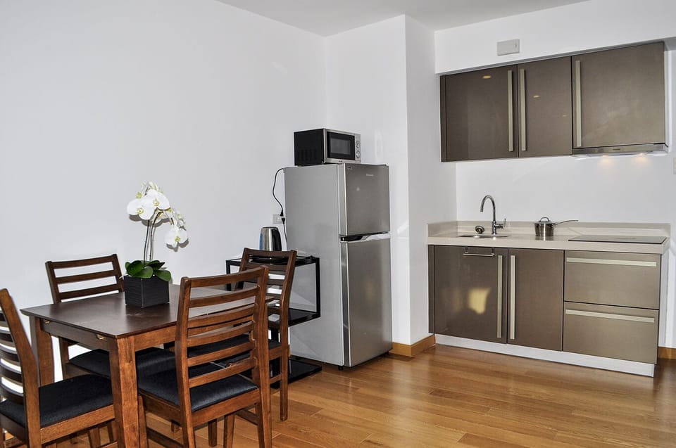 1BR Deluxe 39th Flr w WiFi @ Milano 3903