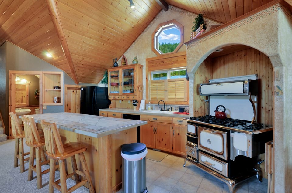 High end oven/range on propane heat.