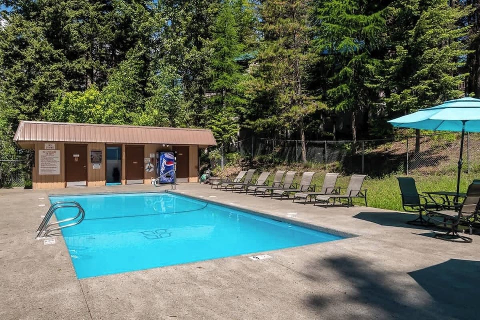 Seasonal outdoor pool