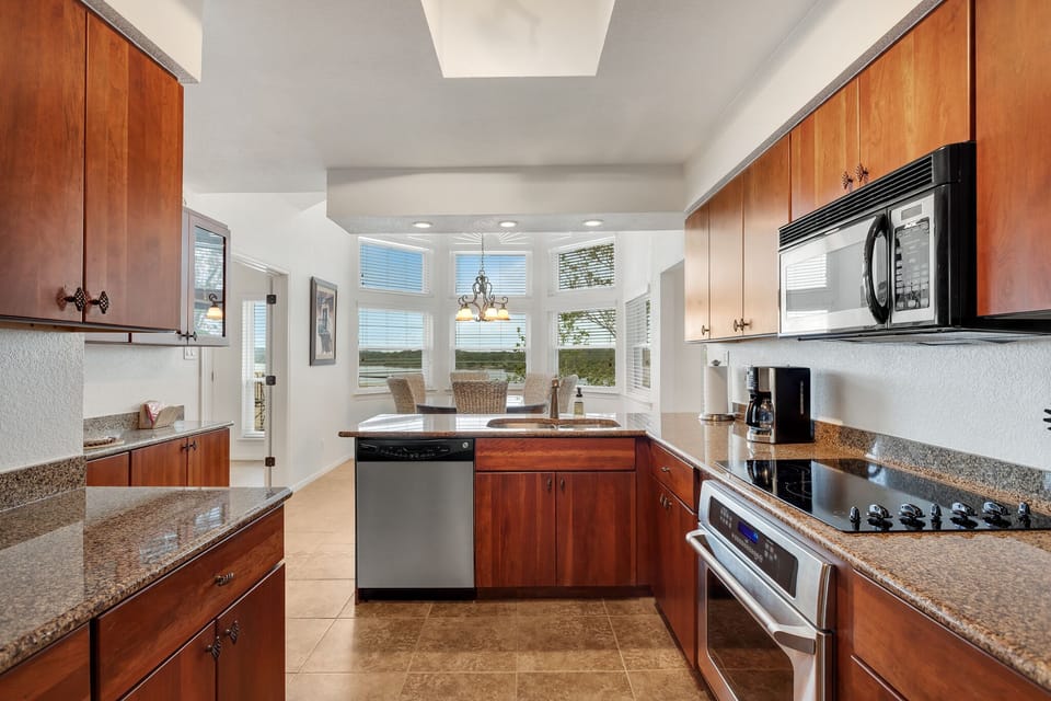 Beautiful Lakeview from Kitchen