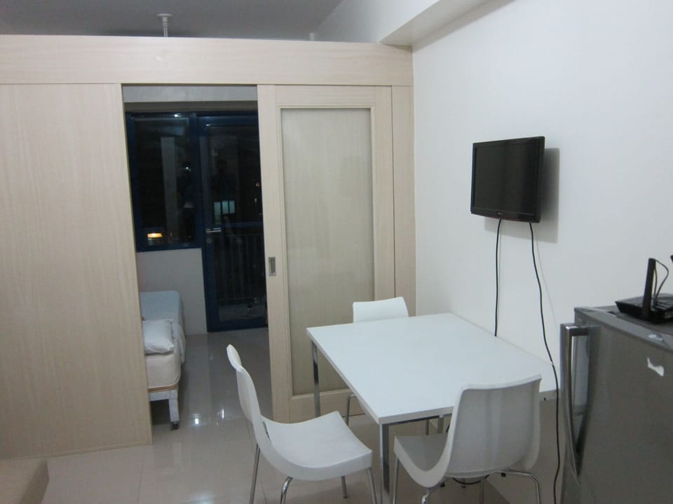 1-BR Serviced Apartment w/ Balcony #12