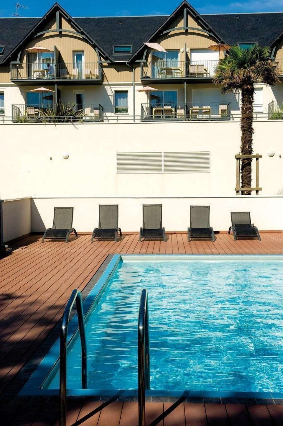 Enjoy the splendid pool!
