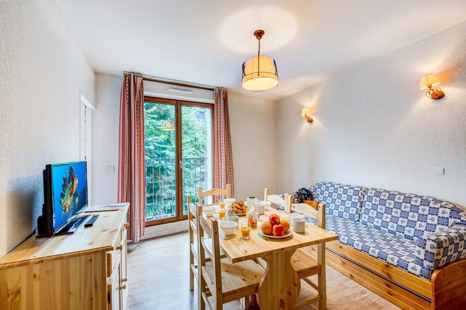 Sit back and relax in our charming apartment in Luchon.