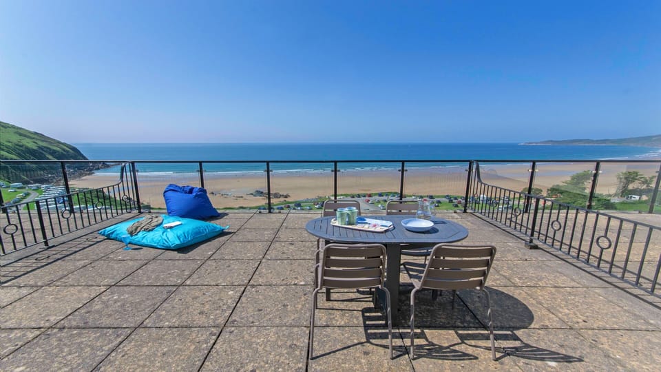 Large patio for dining