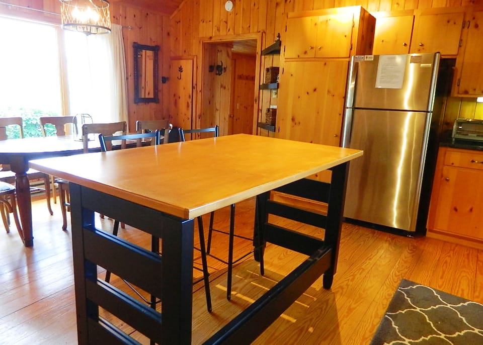 Full kitchen