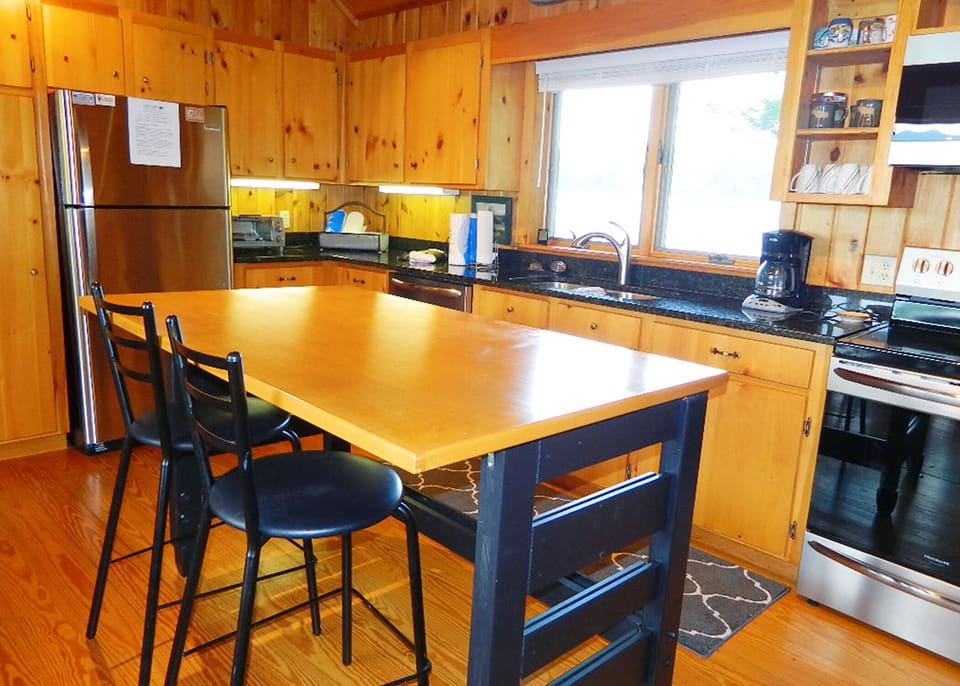 Full kitchen