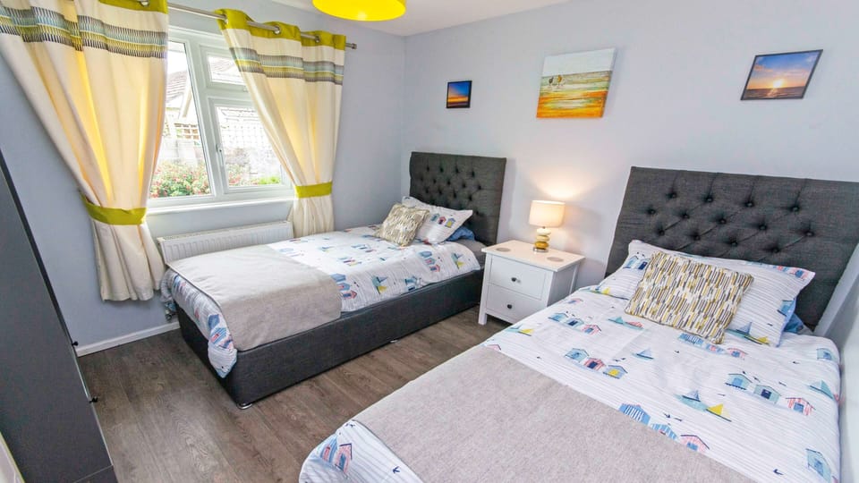 Twin beds at Sandbanks Braunton
