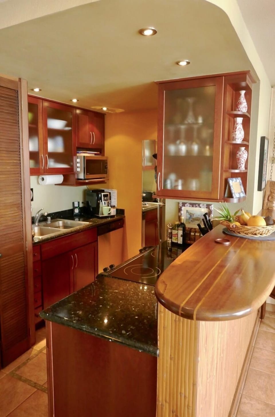 Microwave, Toaster, Blender, Disposal, Dishwasher, Fridge